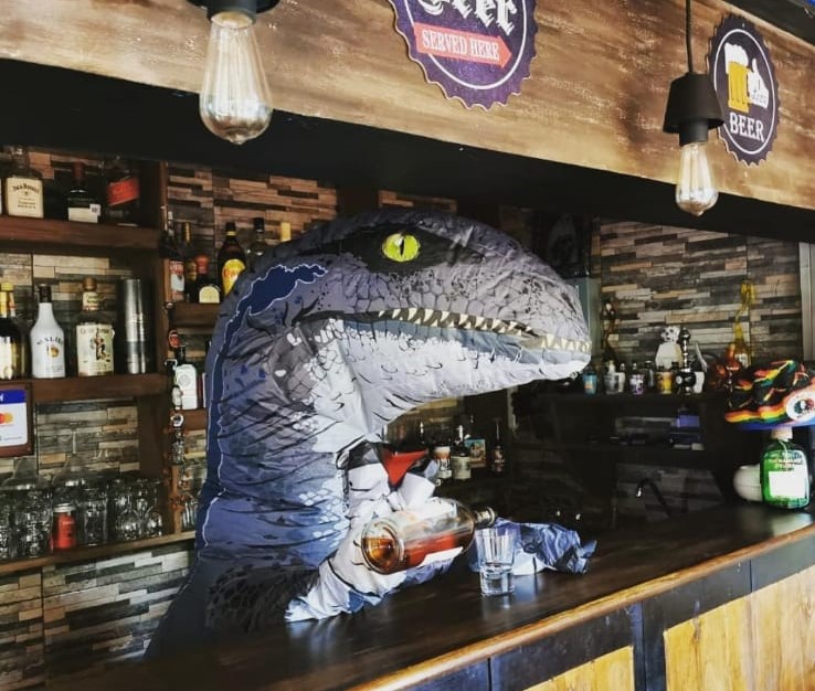 Garage Pool - Bar de coctelería y servicios para jugar billar